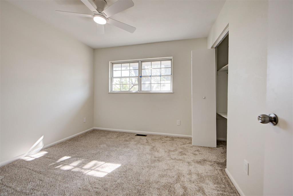 5709 N Warren Avenue Property Photo 24