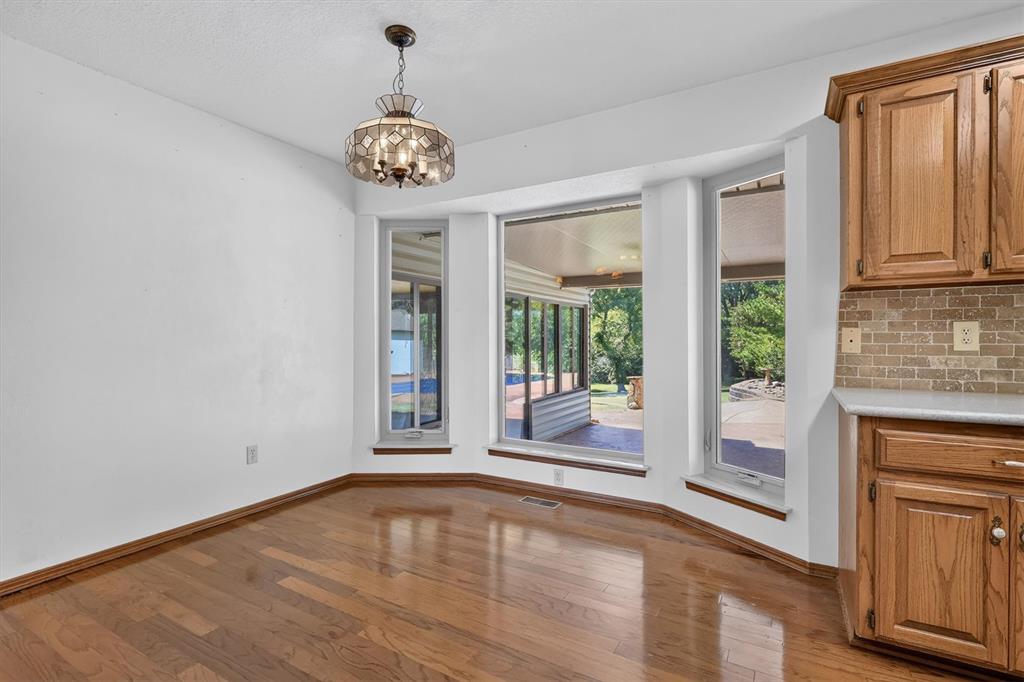 10616 Se 49th Street Property Photo 12