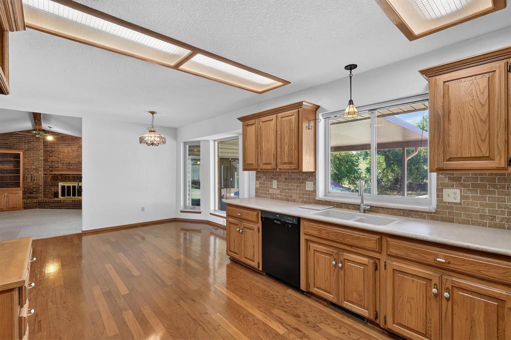 10616 Se 49th Street Property Photo 15