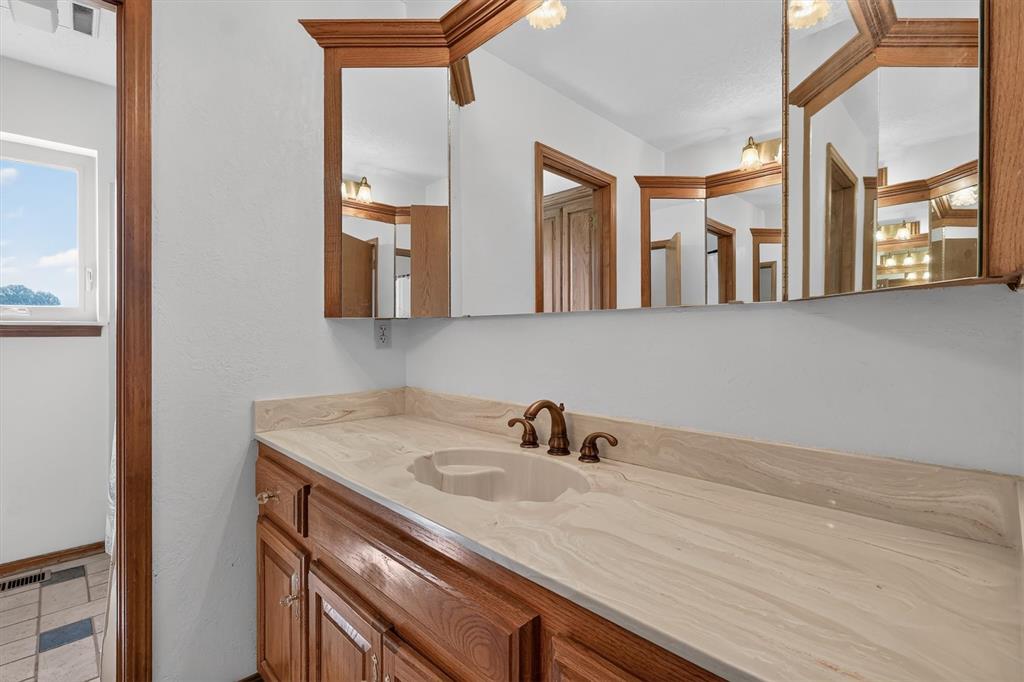 10616 Se 49th Street Property Photo 29