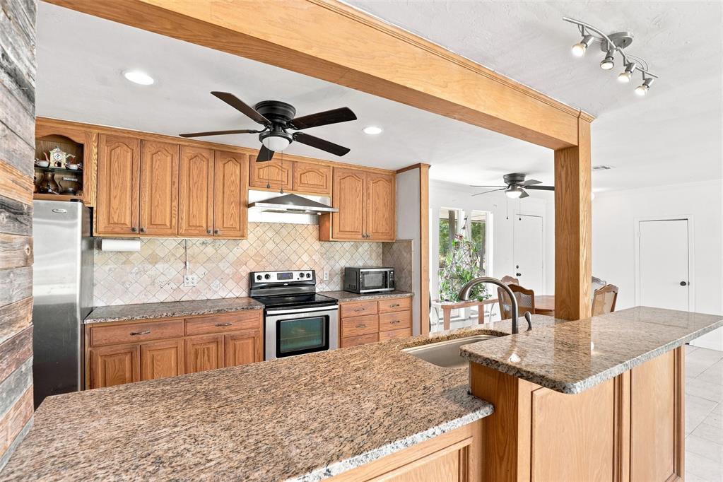 13904 S Dobbs Road Property Photo 10