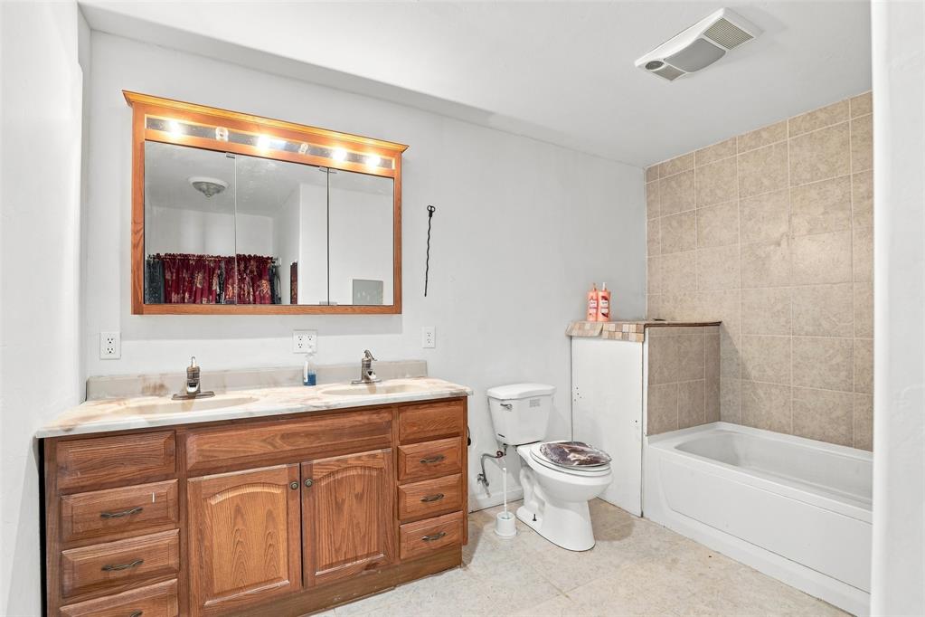 13904 S Dobbs Road Property Photo 15