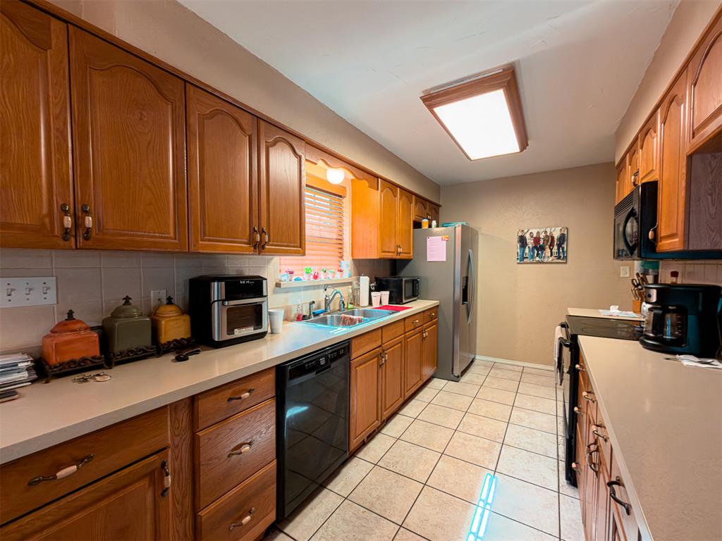 141 Sheridan Place Property Photo 8