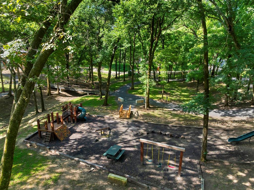 33 Green Mallard Trail Property Photo 49