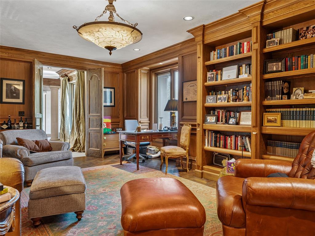 1820 Drury Lane Property Photo 29