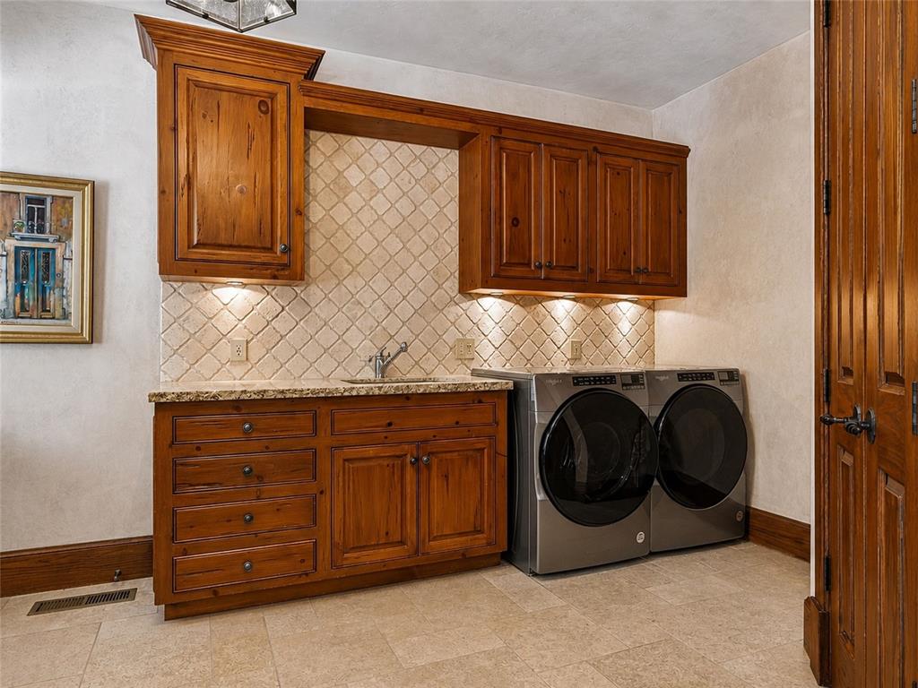 1820 Drury Lane Property Photo 43