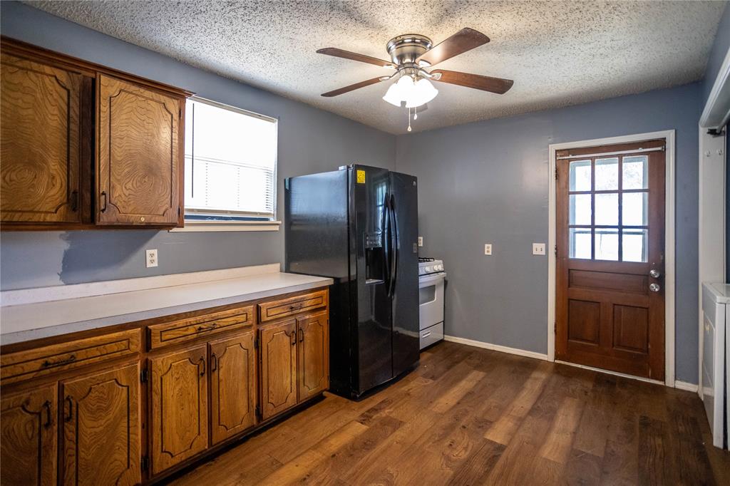 415 W Franklin Avenue Property Photo 5