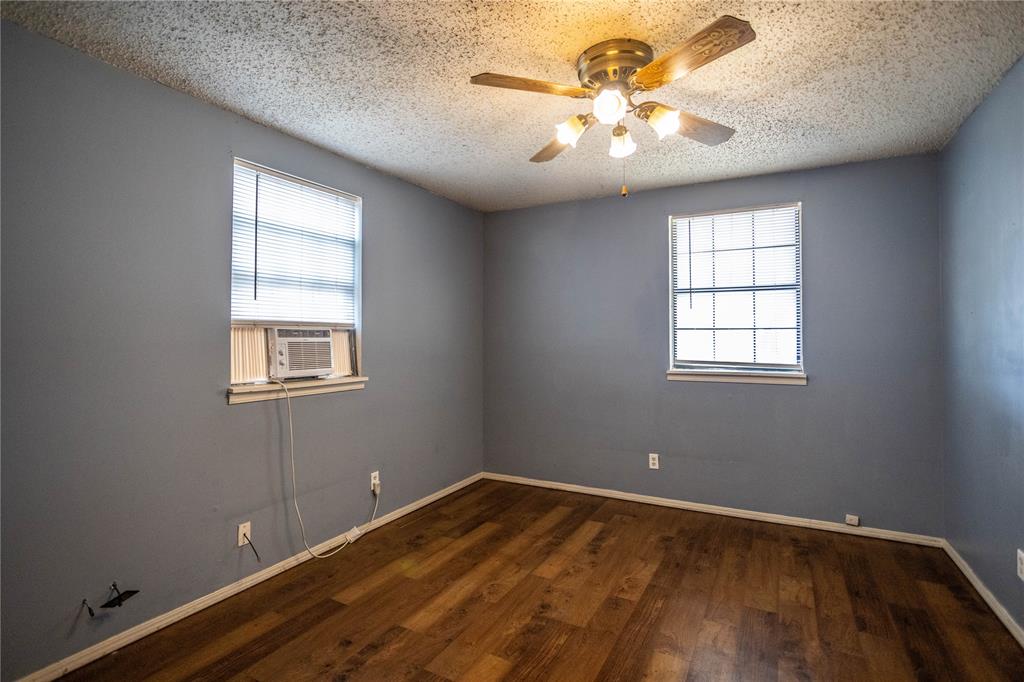415 W Franklin Avenue Property Photo 10