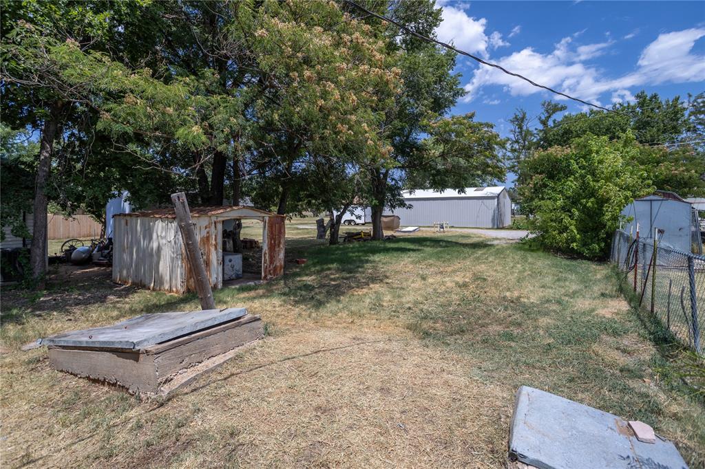 415 W Franklin Avenue Property Photo 11