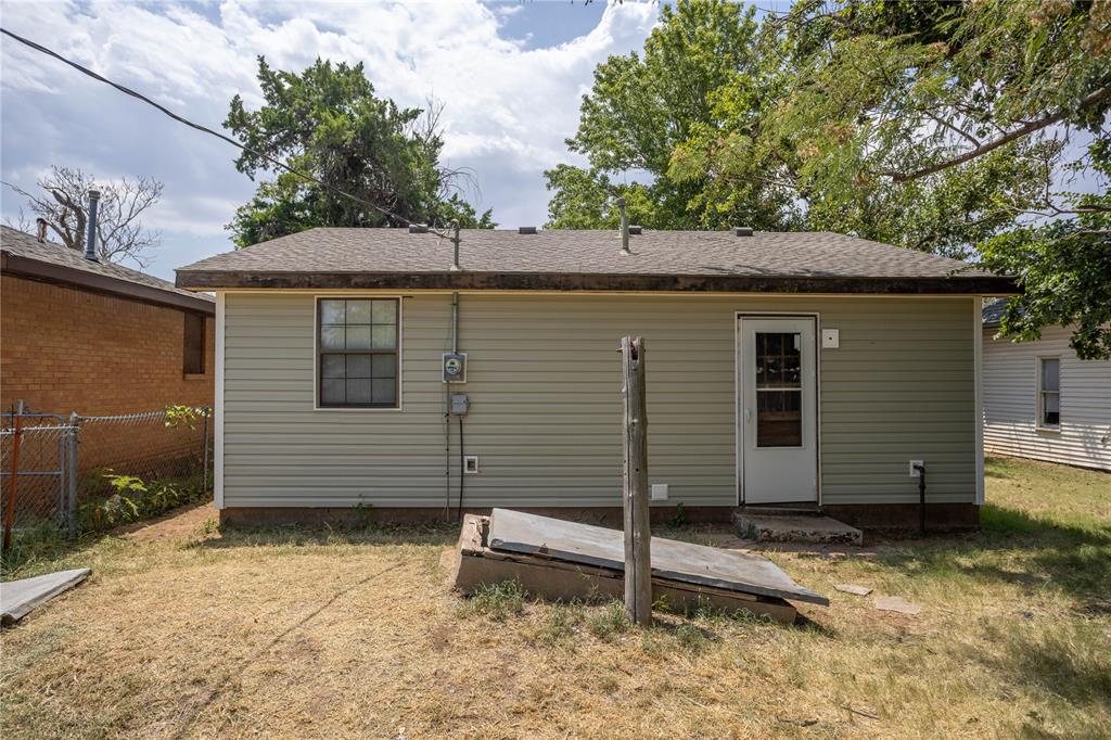 415 W Franklin Avenue Property Photo 12