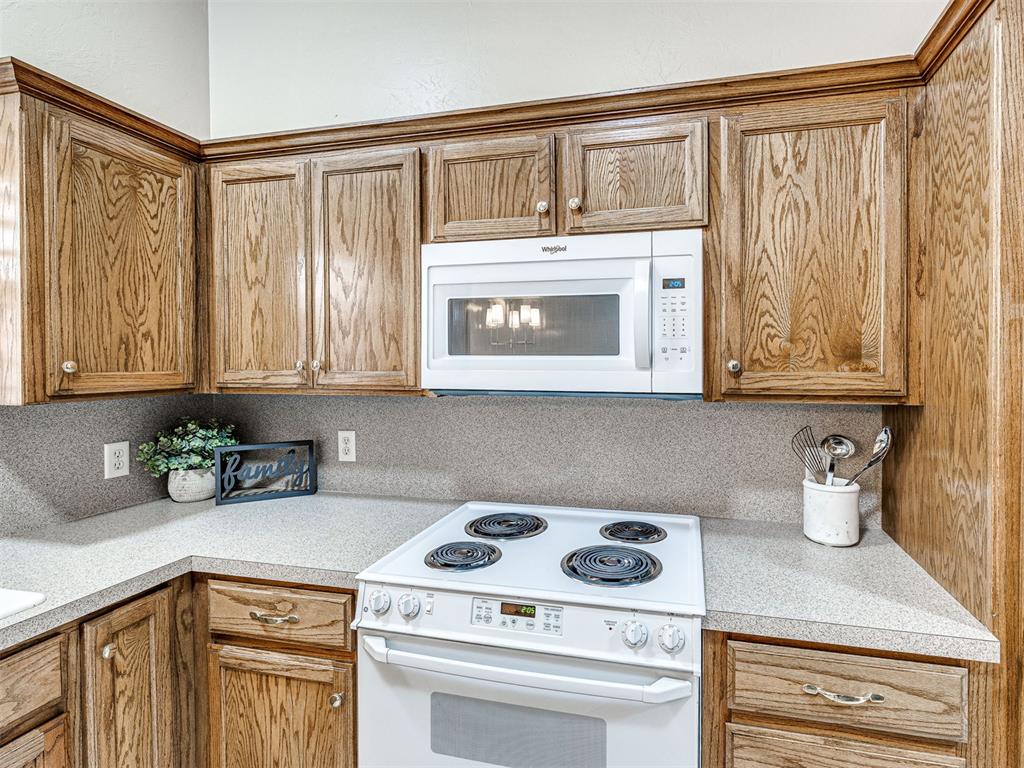 2009 Emerald Brook Court Property Photo 10