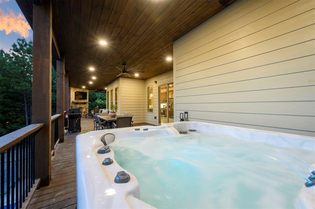 118 Turning Wood Court Property Photo 12