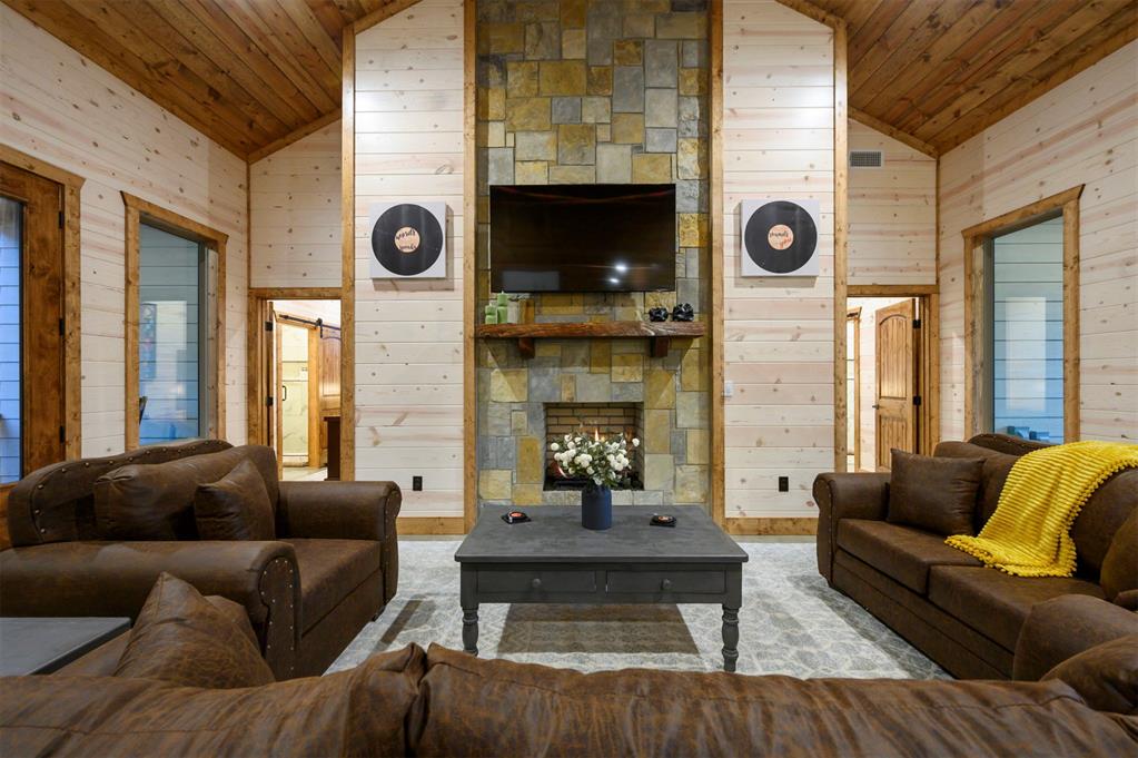 118 Turning Wood Court Property Photo 15