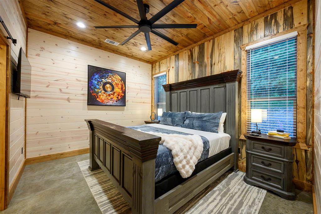 118 Turning Wood Court Property Photo 32