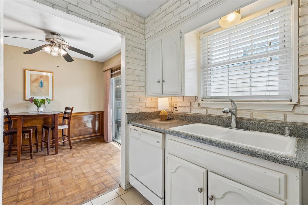 11323 N May Avenue B Property Photo 7