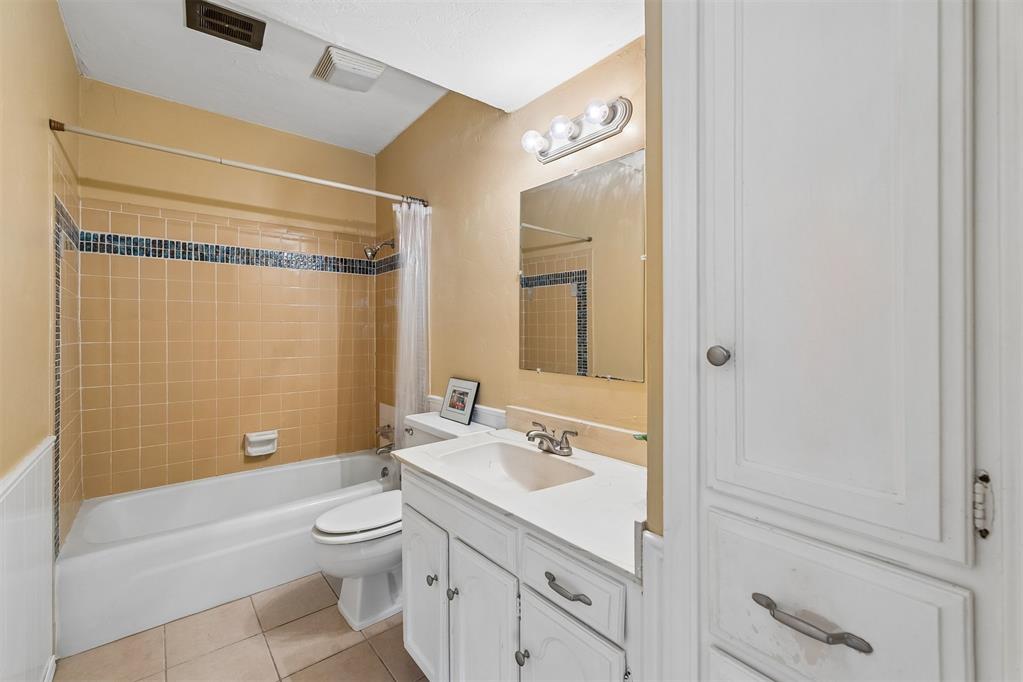 11323 N May Avenue B Property Photo 10