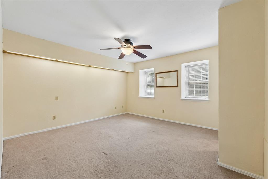 11323 N May Avenue B Property Photo 11