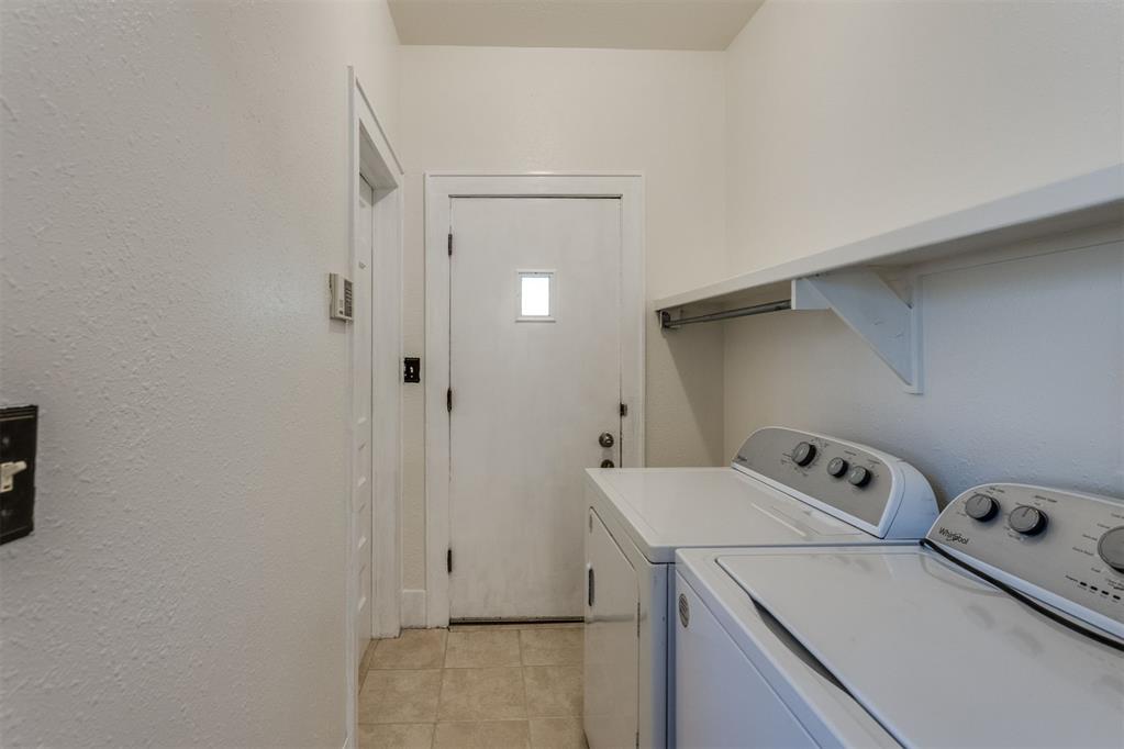 2220 N Indiana Avenue Property Photo 24