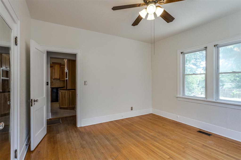 2220 N Indiana Avenue Property Photo 33