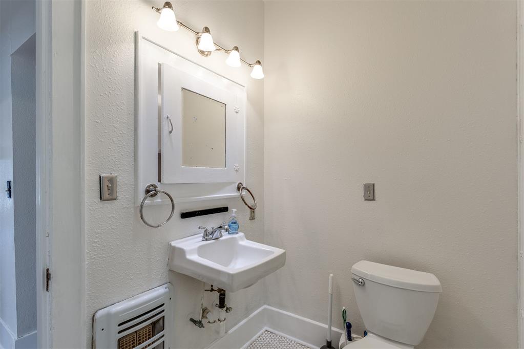 2220 N Indiana Avenue Property Photo 35