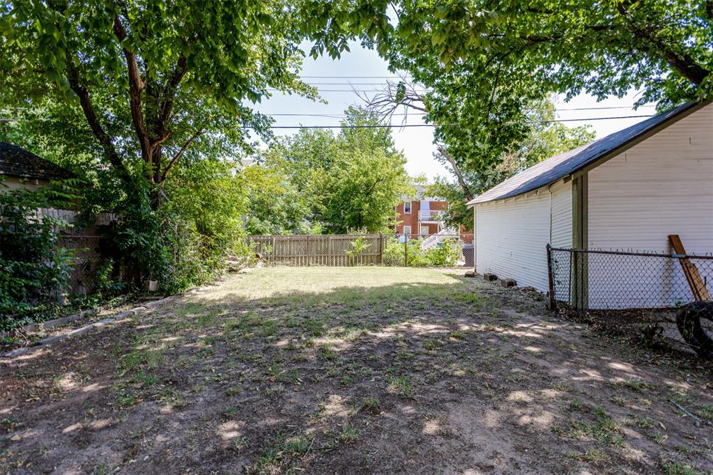 2220 N Indiana Avenue Property Photo 38
