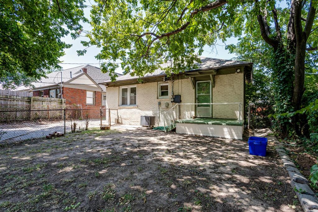 2220 N Indiana Avenue Property Photo 39
