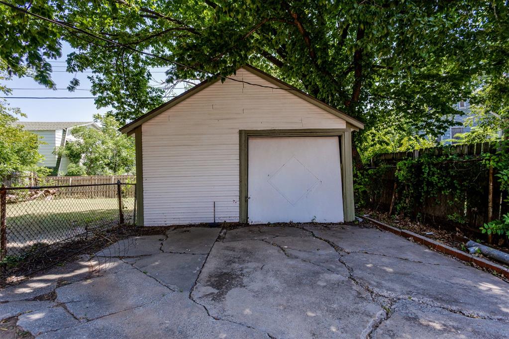 2220 N Indiana Avenue Property Photo 42
