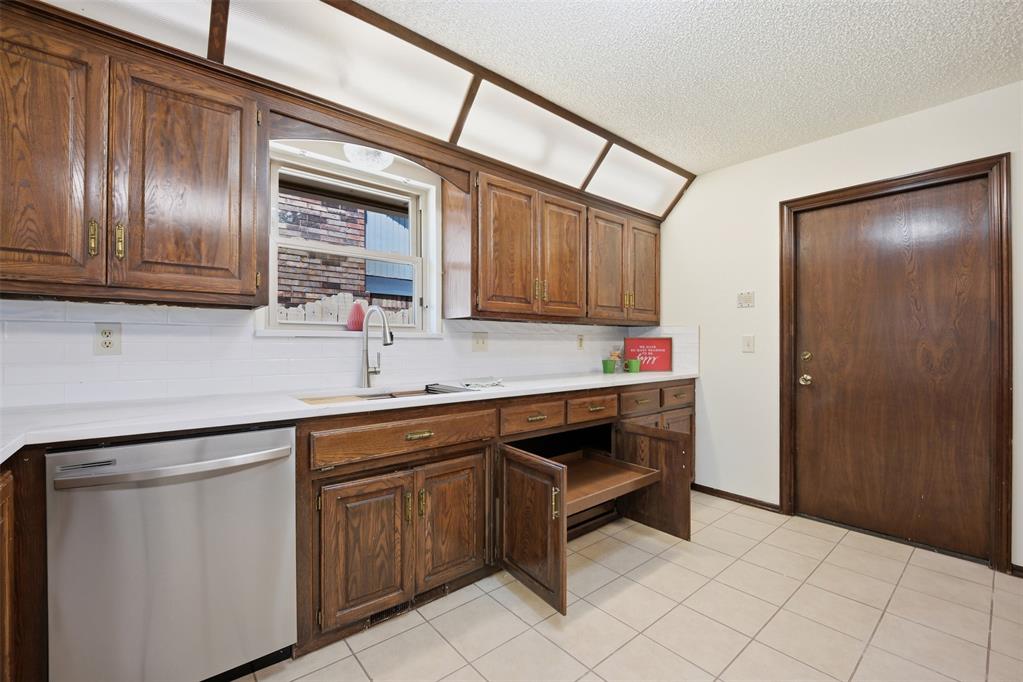 10141 S Land Avenue Property Photo 9