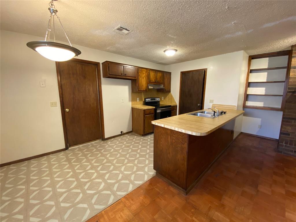 517 Peppertree Lane Property Photo 3