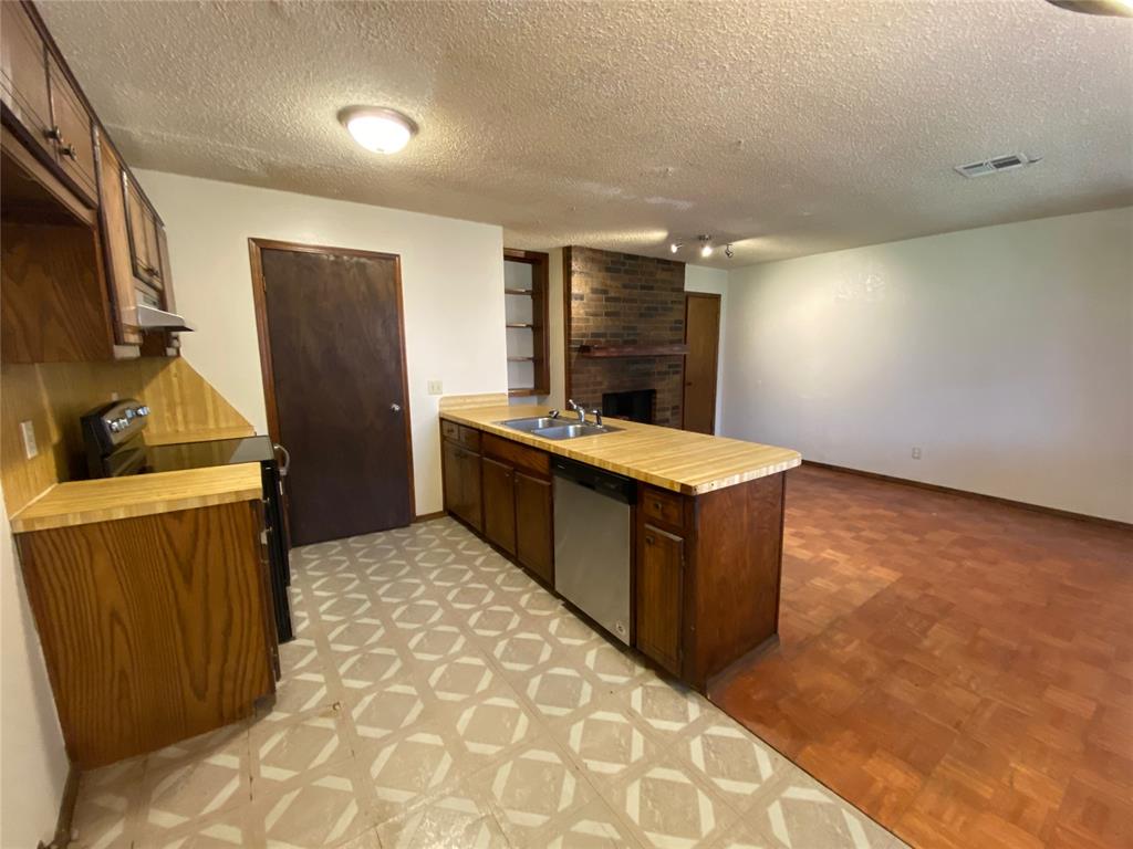 517 Peppertree Lane Property Photo 4