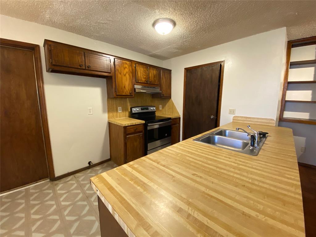 517 Peppertree Lane Property Photo 12