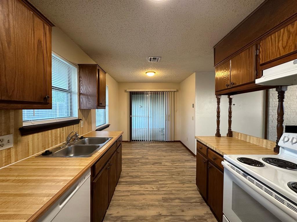 517 Peppertree Lane Property Photo 18