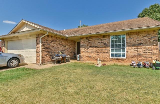 2814 Juvene Circle Property Photo 3