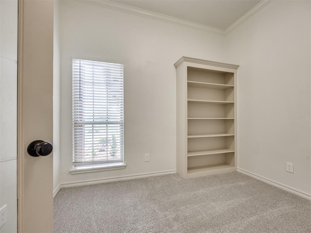 2901 Danielle Terrace Property Photo 5
