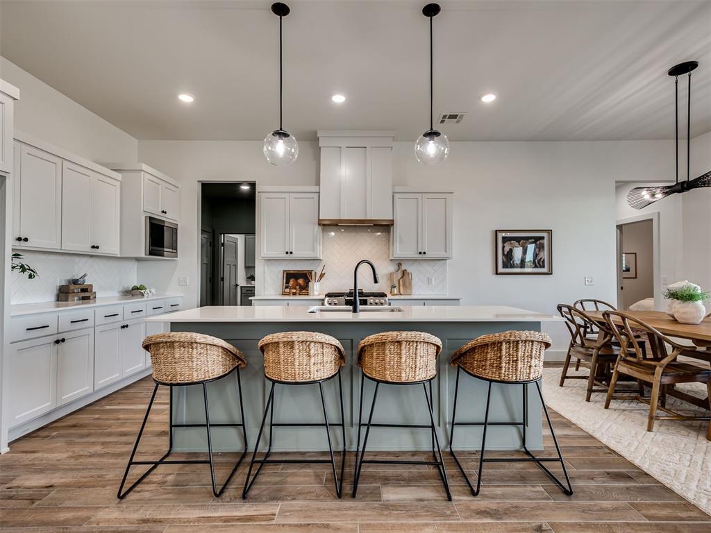16105 Navarra Way Property Photo 3