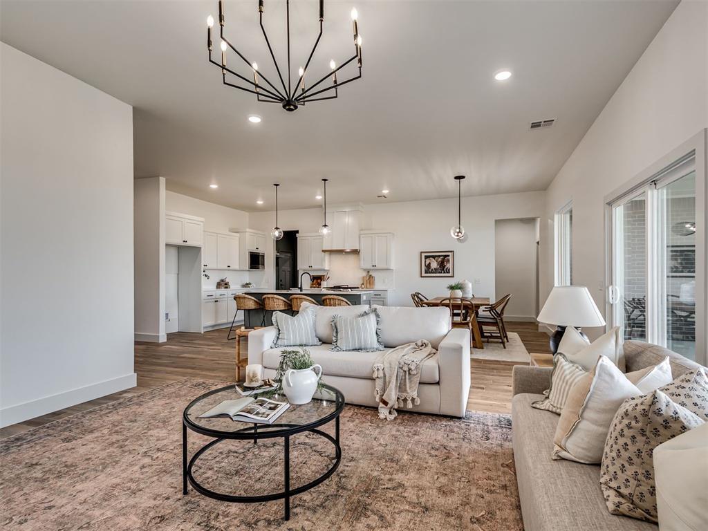 16105 Navarra Way Property Photo 8