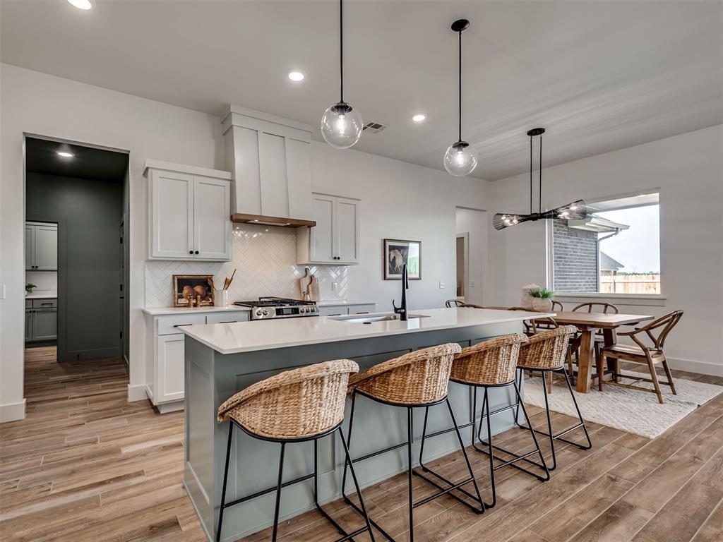 16105 Navarra Way Property Photo 9