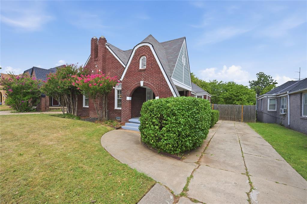 937 Ne 20th Street Property Photo 2