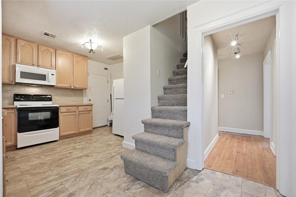 937 Ne 20th Street Property Photo 10