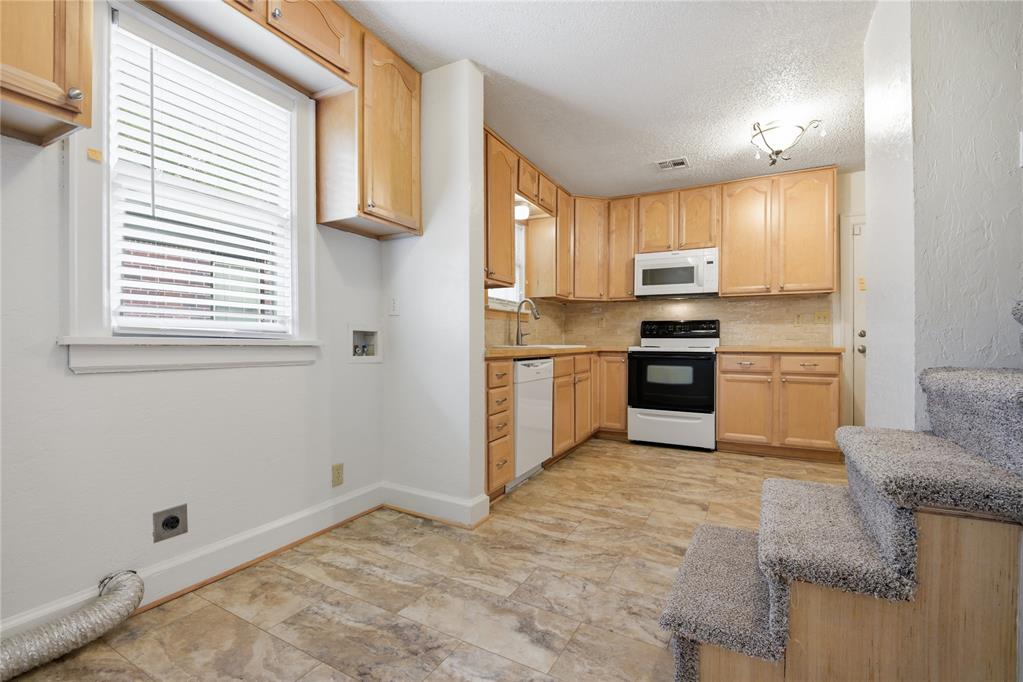 937 Ne 20th Street Property Photo 11