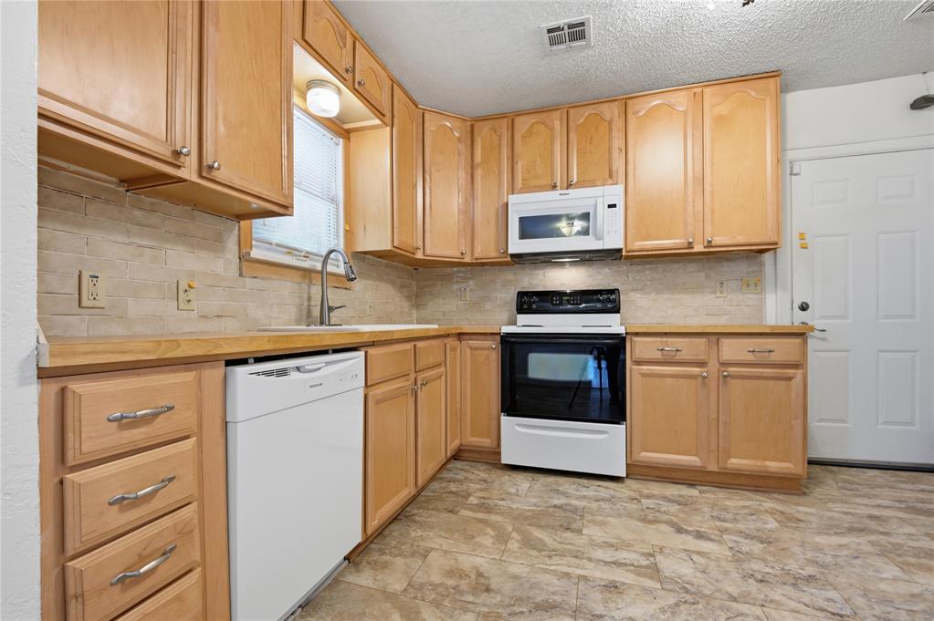 937 Ne 20th Street Property Photo 12