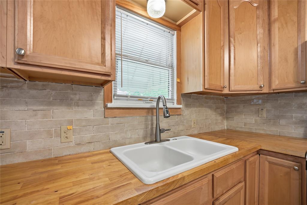 937 Ne 20th Street Property Photo 13