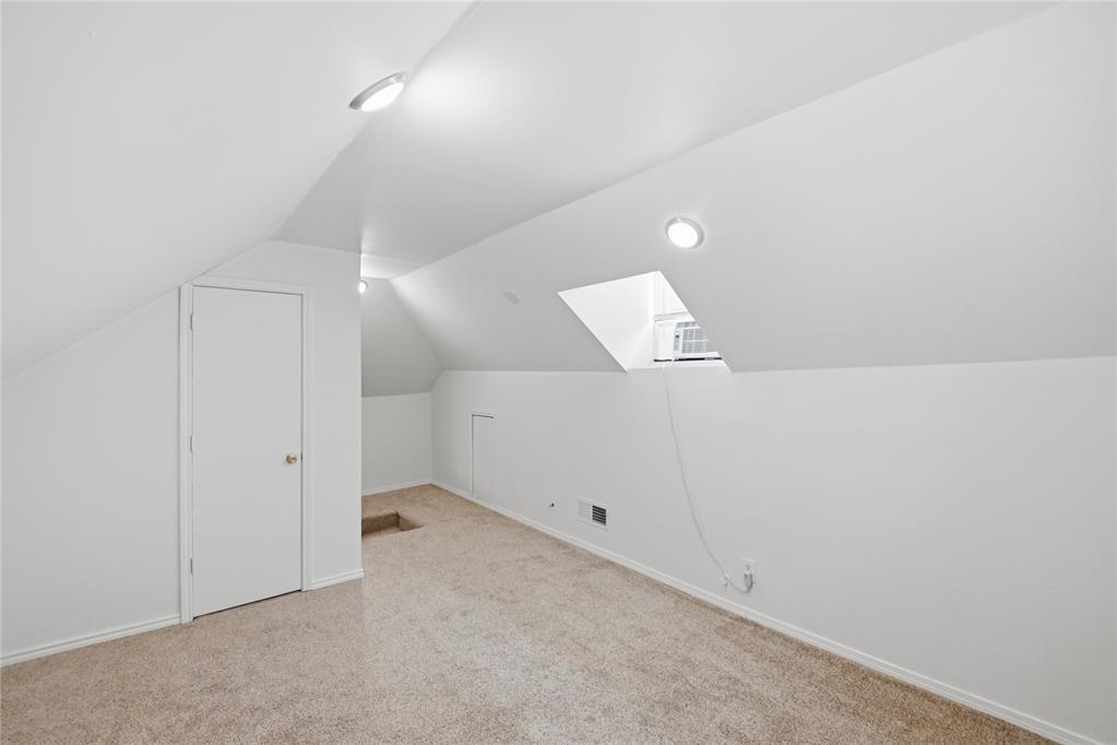 937 Ne 20th Street Property Photo 25