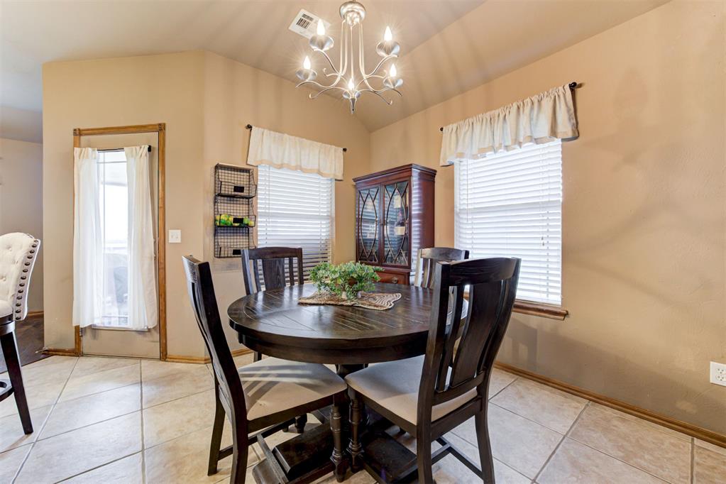3470 Ne Chuck Wagon Road Property Photo 8