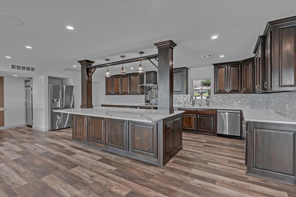 662 Se 4439 Loop Property Photo 10