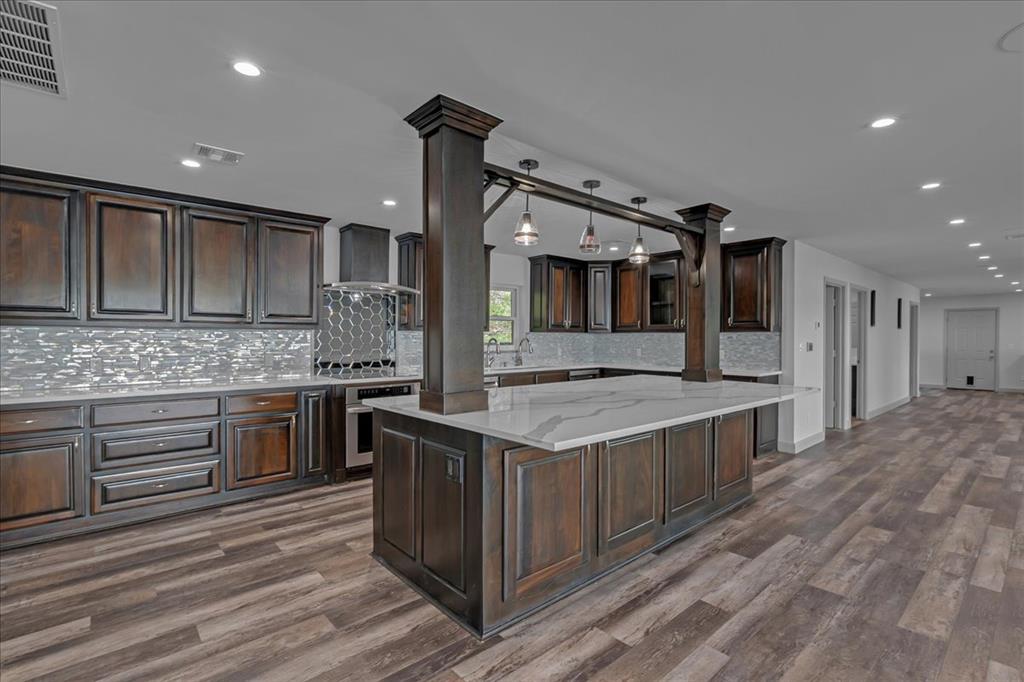 662 Se 4439 Loop Property Photo 11
