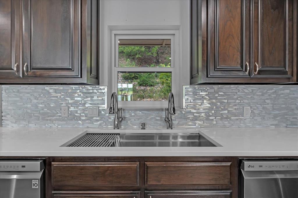 662 Se 4439 Loop Property Photo 14