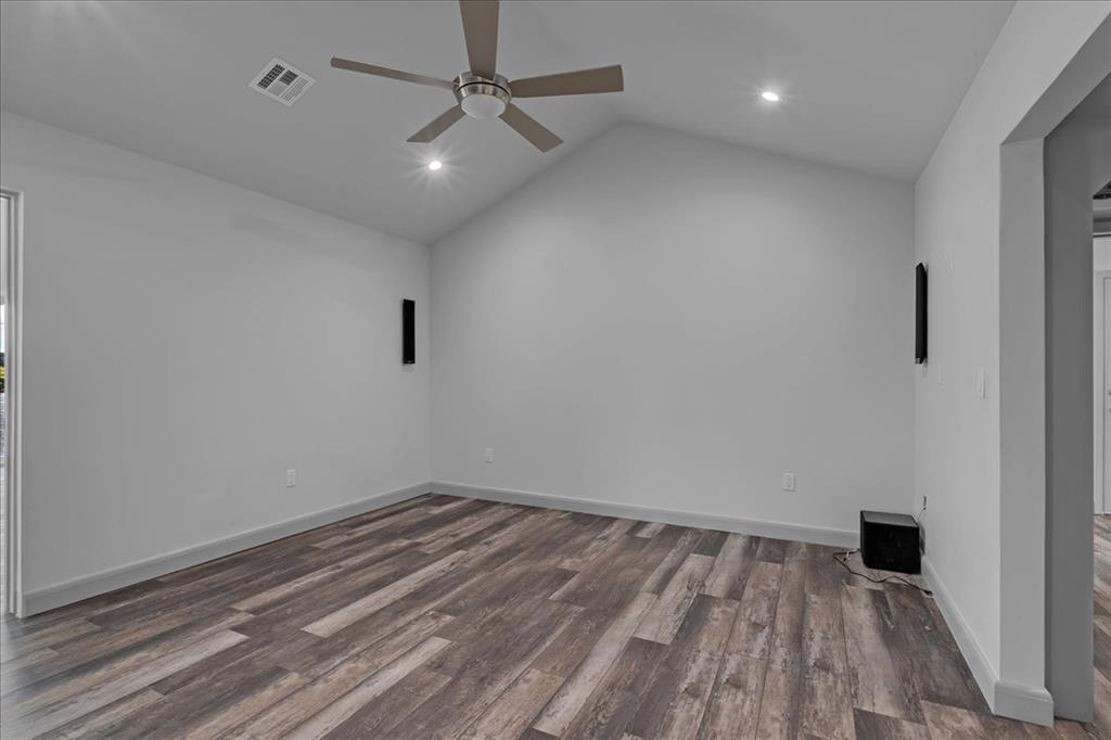 662 Se 4439 Loop Property Photo 35