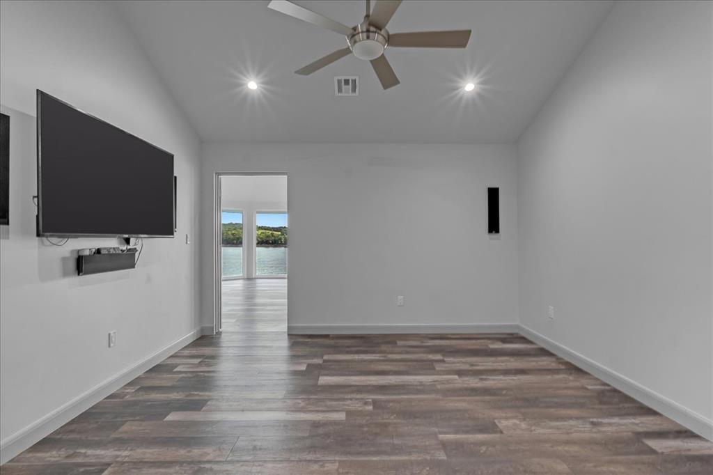 662 Se 4439 Loop Property Photo 36