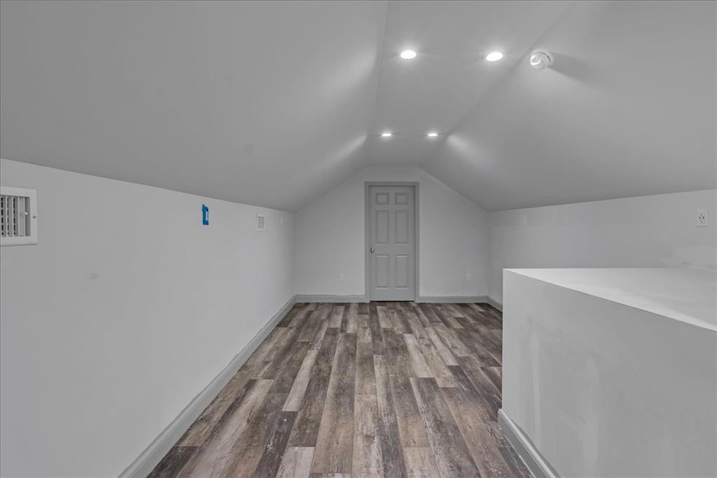 662 Se 4439 Loop Property Photo 49
